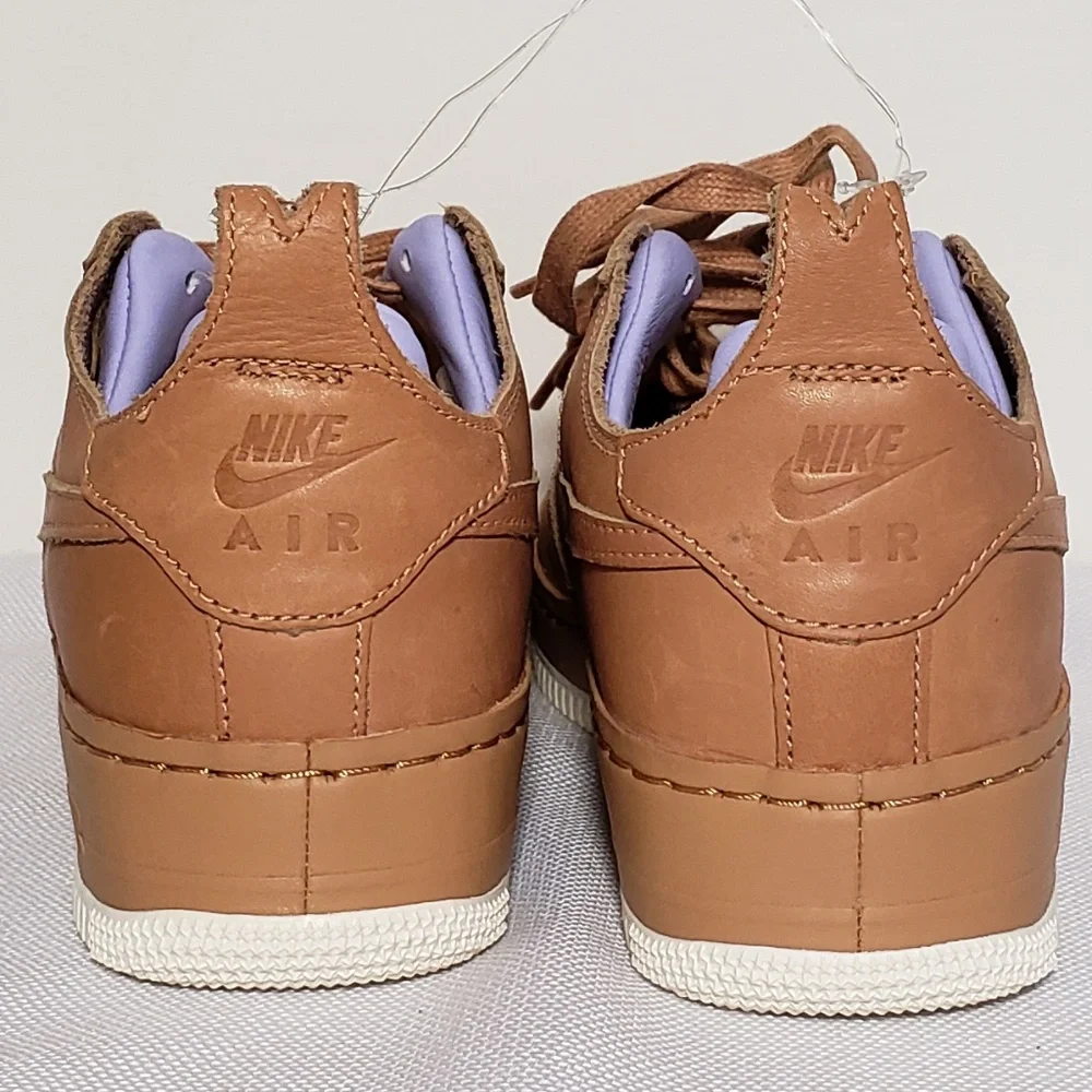 ❤️NIKE NWOT! Women's Force 1 sneakers 🤍size 6